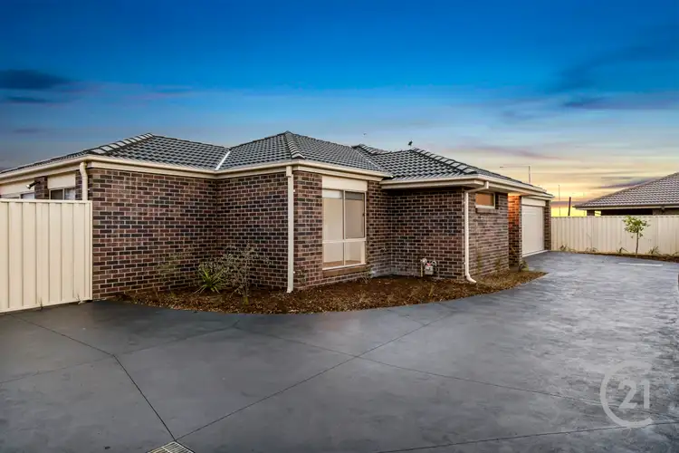 Main view of Homely house listing, 33 Sapphire Crescent, Pakenham VIC 3810