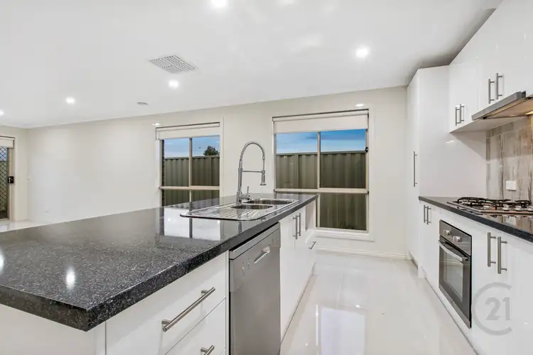 Fourth view of Homely house listing, 33 Sapphire Crescent, Pakenham VIC 3810