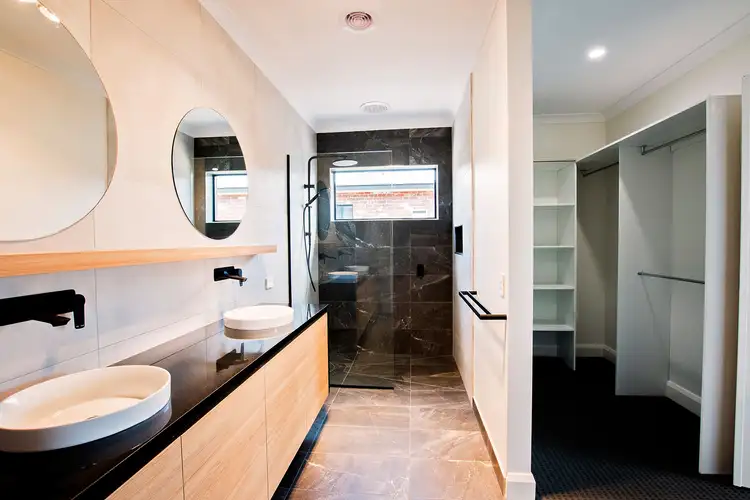 Fifth view of Homely house listing, 3 Lincoln Crescent, Echuca VIC 3564