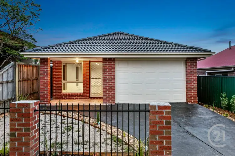 4 Ahern Road, Pakenham VIC 3810
