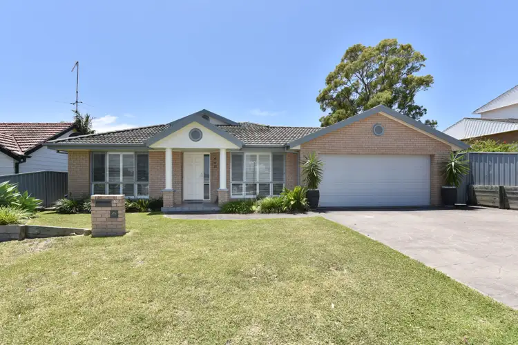 91 Sealand Road, Fishing Point NSW 2283