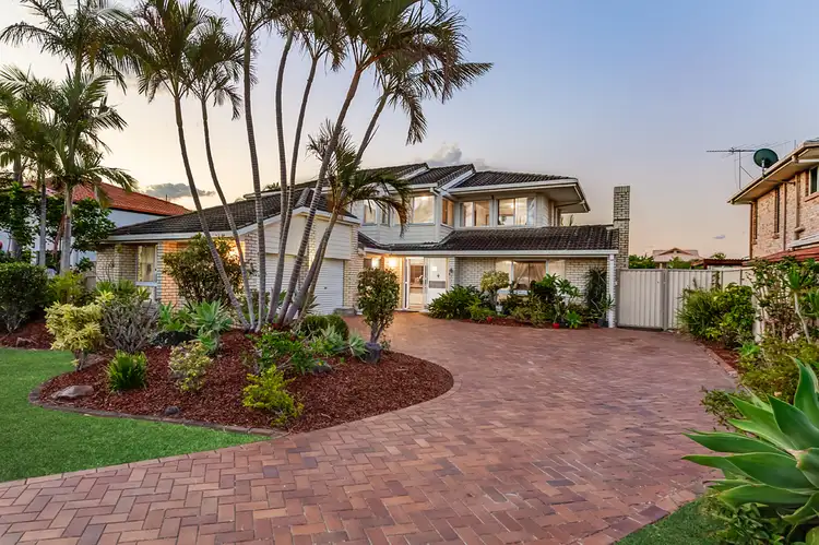 17 Resolute Court, Newport QLD 4020