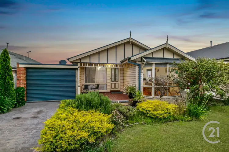 13 Meaby Drive, Pakenham VIC 3810
