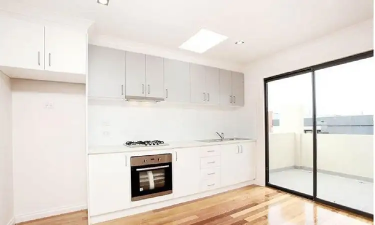 Third view of Homely townhouse listing, 2/6 Central Avenue, Thomastown VIC 3074
