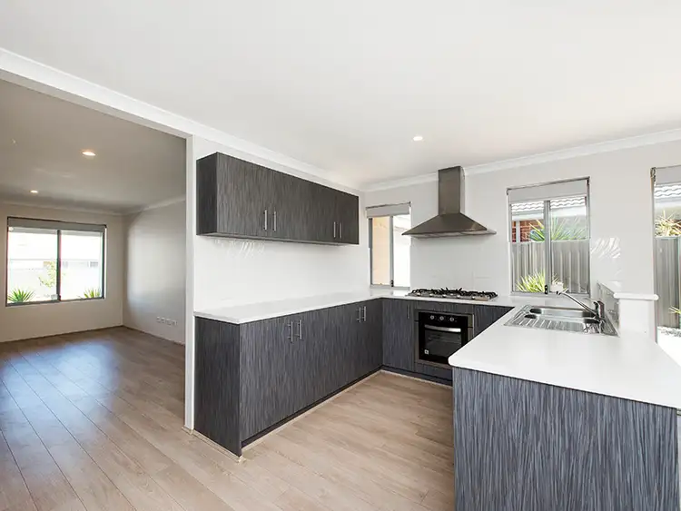 15 Leonara Street, Aveley WA 6069