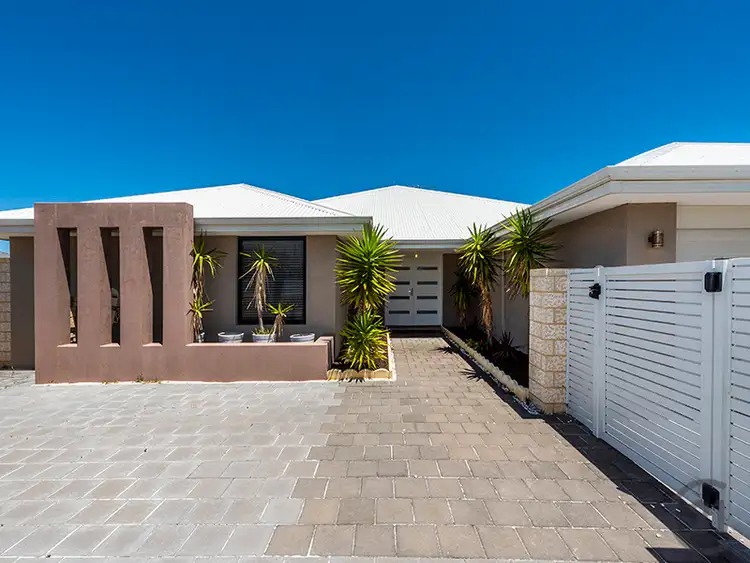 44 Carissa Turn, Halls Head WA 6210