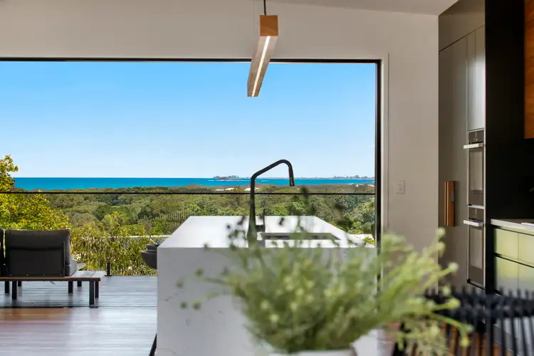 6 Shanagolden Court, Yaroomba QLD 4573
