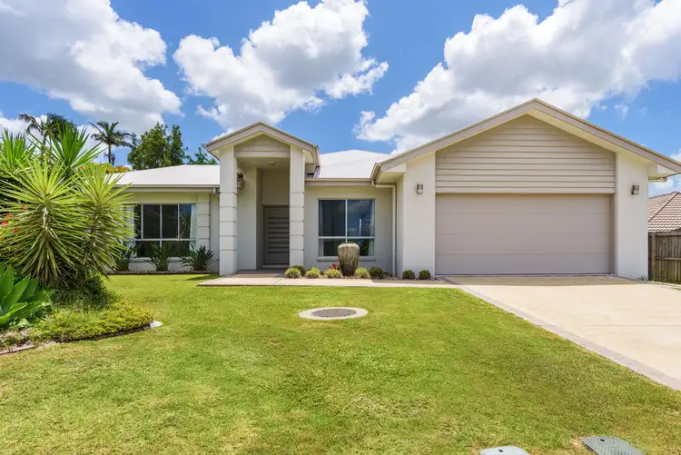 4 Diamond Court, Southside QLD 4570