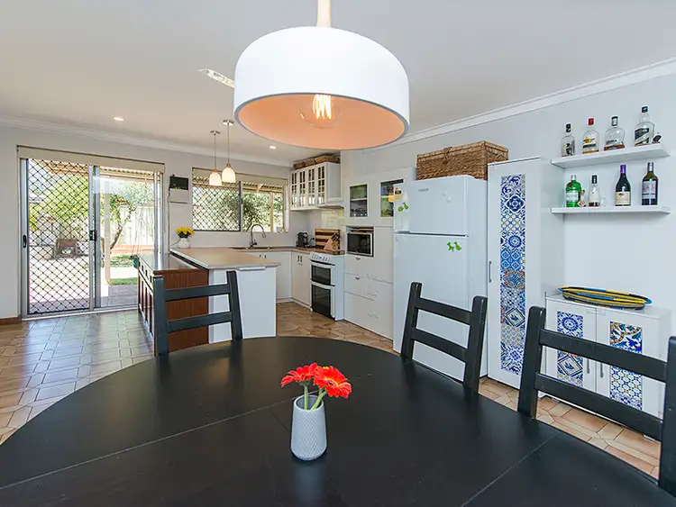 Seventh view of Homely semi-detached listing, 4 Asteroid Way, Carlisle WA 6101