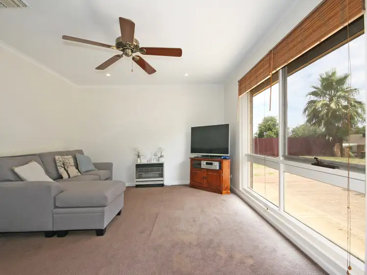 Fifth view of Homely house listing, 4 Flinders Crescent, Hackham SA 5163