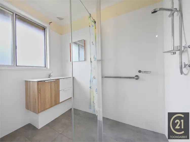 41 Valparaiso Ave, Toongabbie NSW 2146