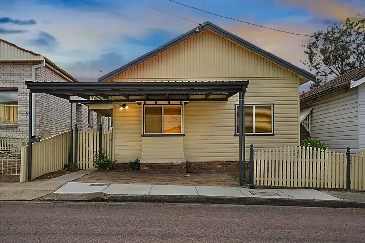 7 Kerr Street, Mayfield NSW 2304