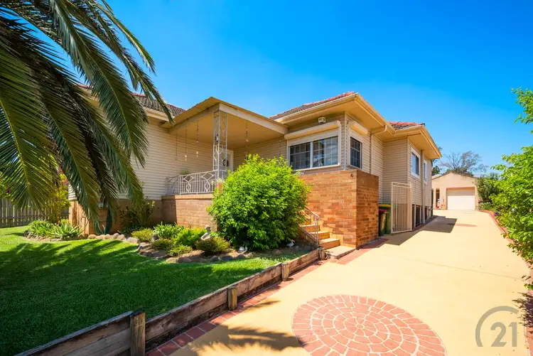 4 Rhodes Avenue, Guildford NSW 2161