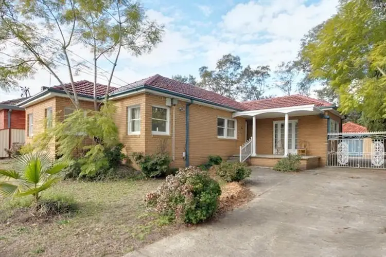 2 McIntosh Street, Fairfield NSW 2165