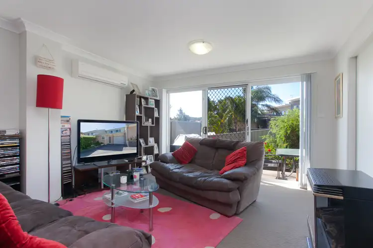 Third view of Homely townhouse listing, 4/62 Tennent Road, Mount Hutton NSW 2290