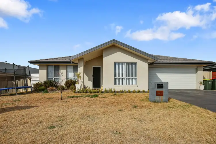 60 MOLLOY DRIVE, Orange NSW 2800