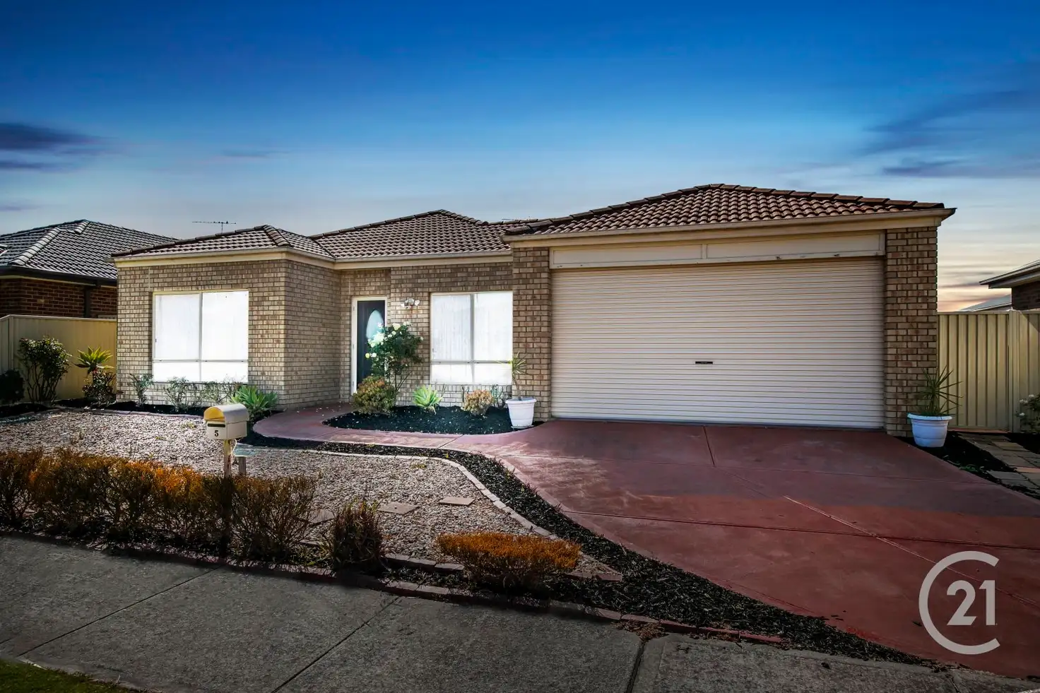 Main view of Homely house listing, 5 Viola Avenue, Pakenham VIC 3810