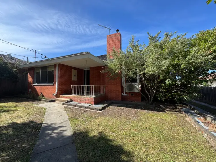 8 Caledonia Crescent, Mulgrave VIC 3170