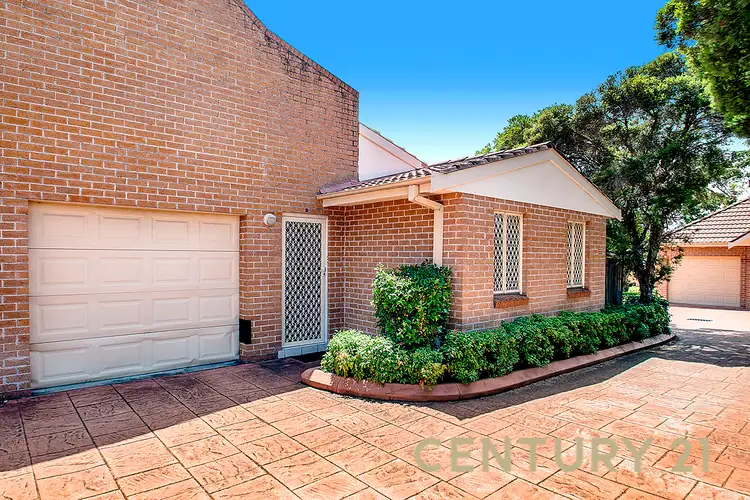 4/241-243 Old Windsor Road, Old Toongabbie NSW 2146