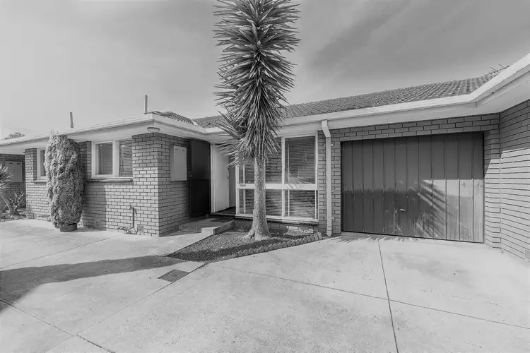 2/17 Smith Street, Reservoir VIC 3073
