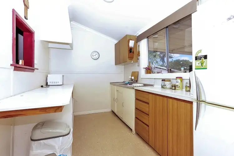Fifth view of Homely house listing, 5 Benwell Place, Collie WA 6225