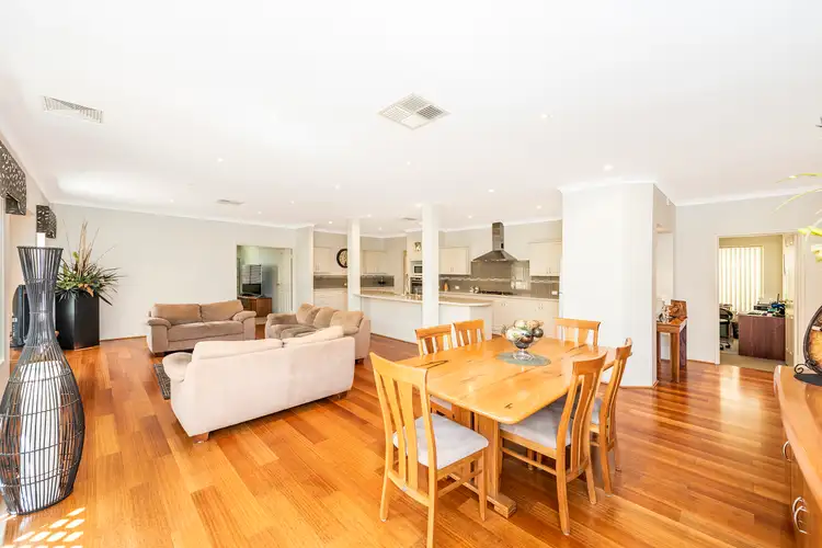 7 Shelduck Way, Dudley Park WA 6210