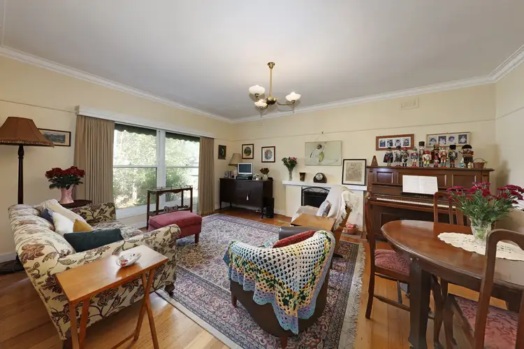 Second view of Homely house listing, 5 Yawla Street, Bentleigh VIC 3204