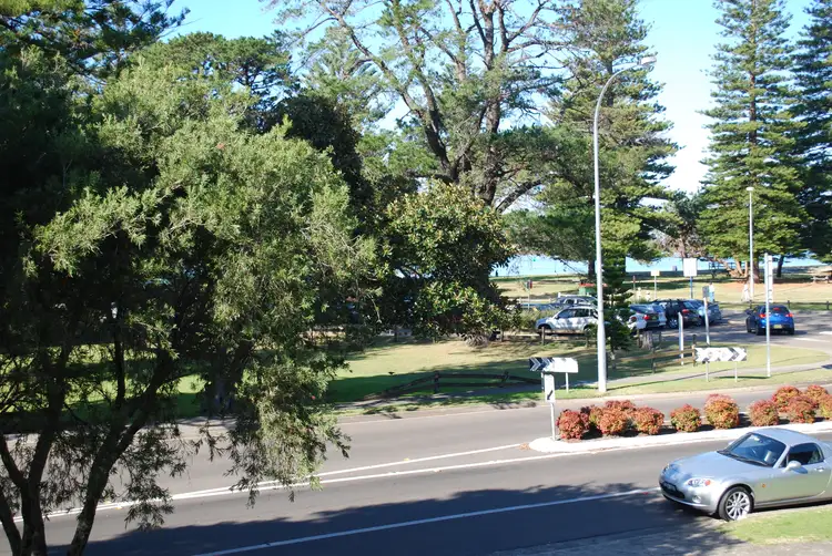 2/23-25 Malua St