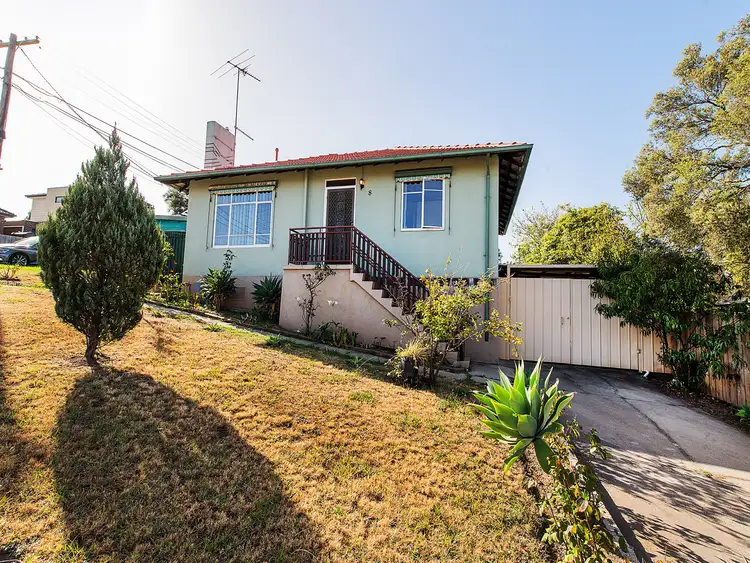 8 Laurel Avenue, Doveton VIC 3177