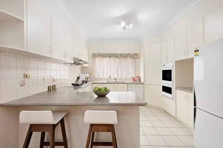 Fourth view of Homely house listing, 5 Yarra Court, Oakleigh South VIC 3167