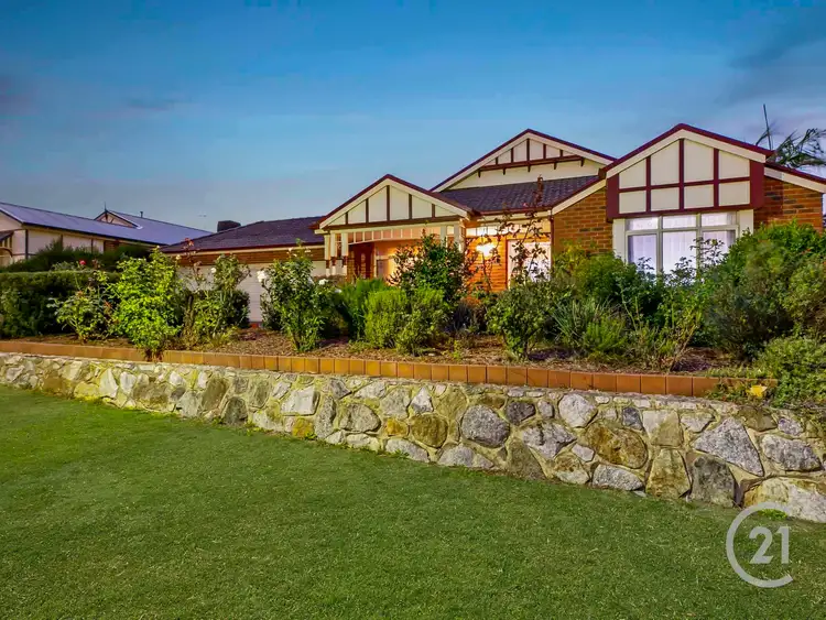 15 Tasman Way, Pakenham VIC 3810