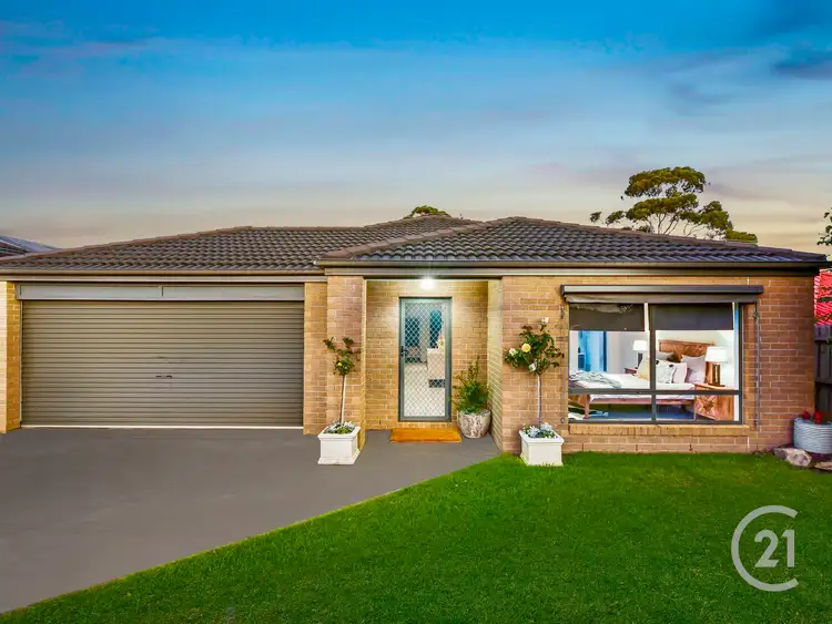 17 Manna Gum Drive, Pakenham VIC 3810