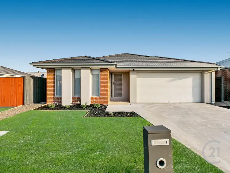 11 Newcastle Drive, Officer VIC 3809