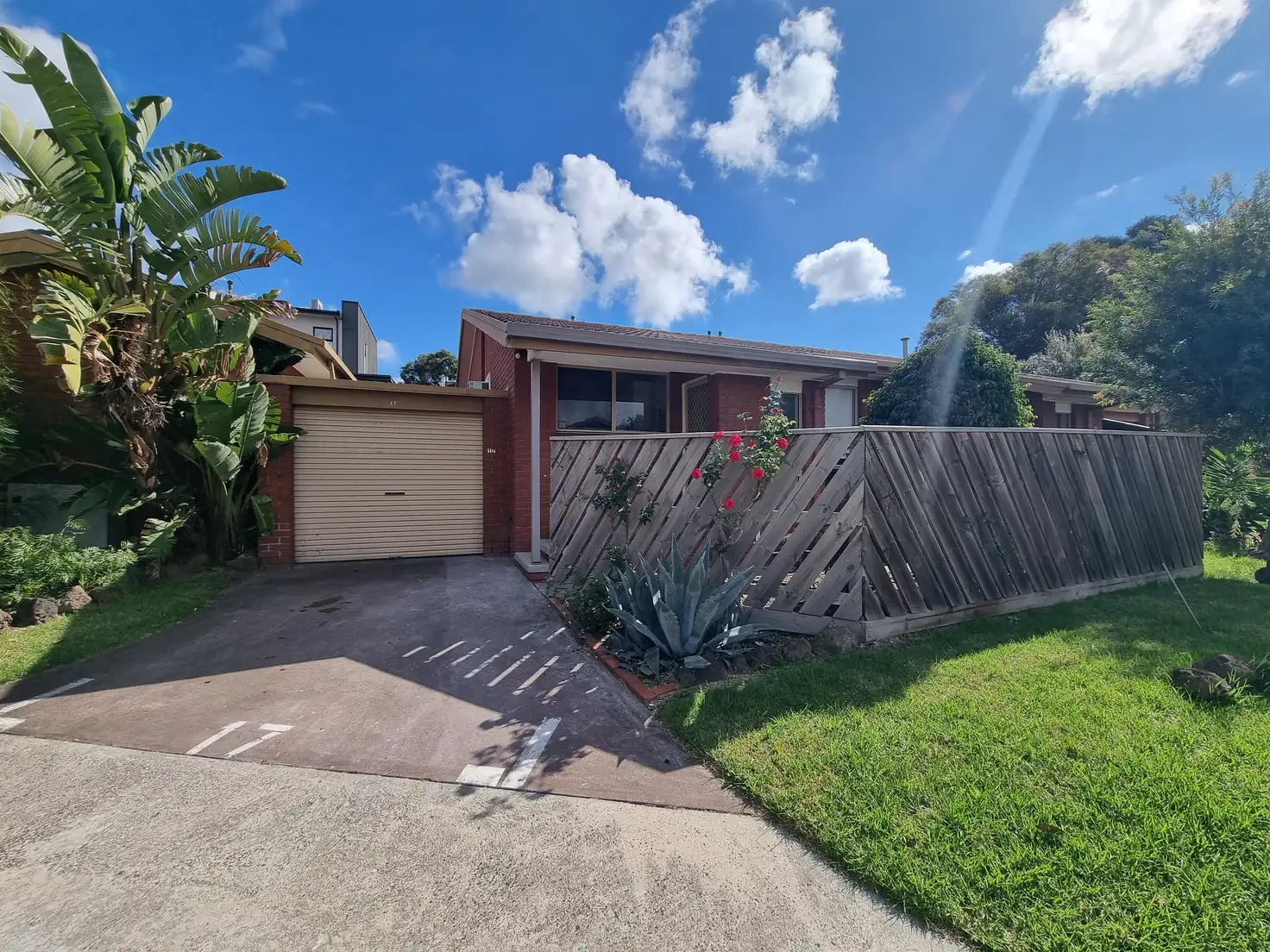 Main view of Homely unit listing, 17/11 Hannah Street, Cheltenham VIC 3192