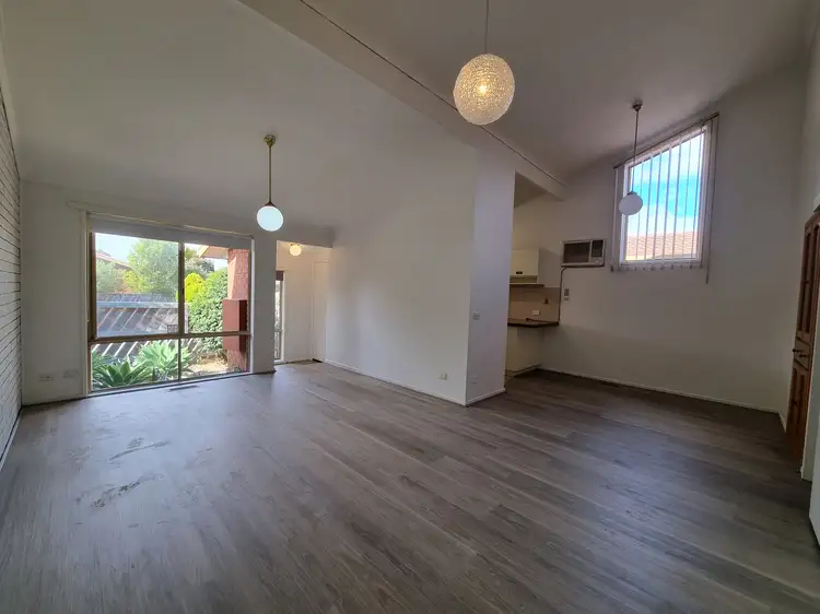 Fourth view of Homely unit listing, 17/11 Hannah Street, Cheltenham VIC 3192