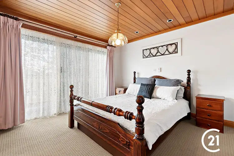 Fifth view of Homely house listing, 7 The Ridgeway, Pakenham VIC 3810