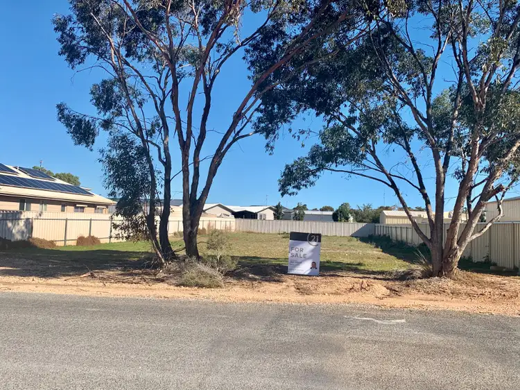 35 Hills Road, North Moonta SA 5558