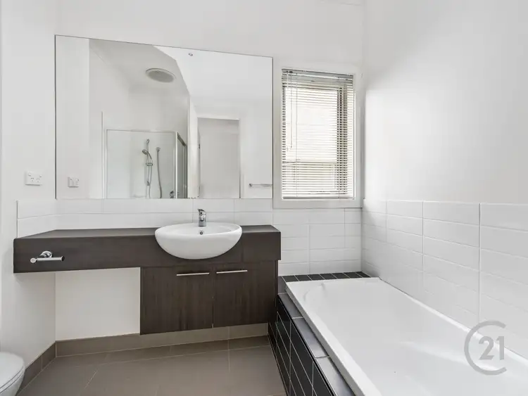 Fifth view of Homely house listing, 58 Edgeware Close, Pakenham VIC 3810