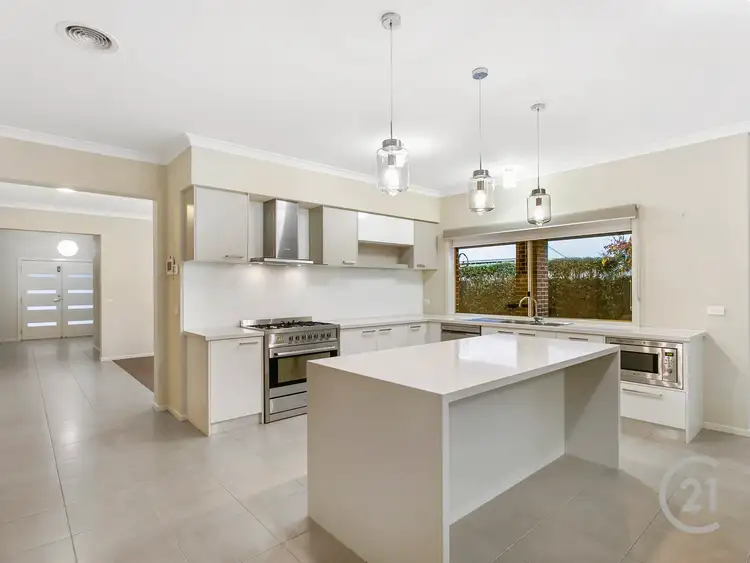 Second view of Homely house listing, 5 Dugan Court, Pakenham VIC 3810