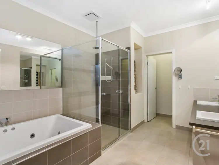 Sixth view of Homely house listing, 5 Dugan Court, Pakenham VIC 3810
