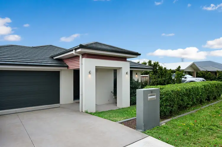 10 Yellena Road, Fletcher NSW 2287