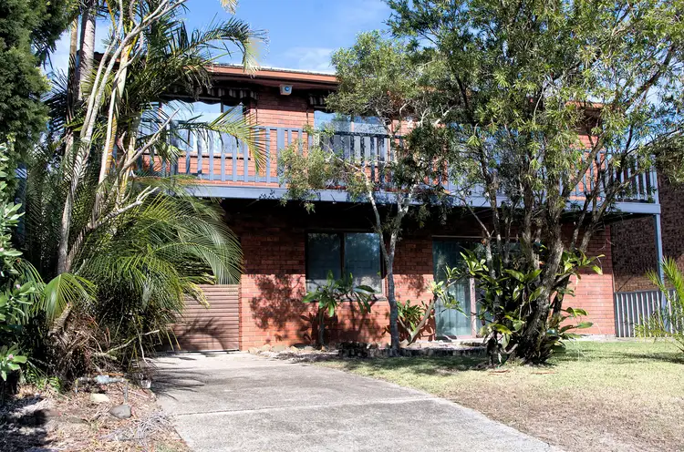 20 Mermaid Ave, Hawks Nest NSW 2324