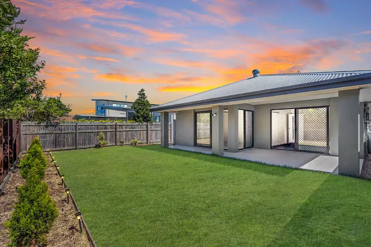 25 Hideaway Street, Birtinya QLD 4575