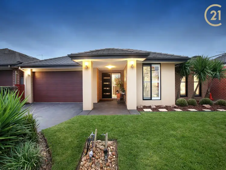 8 Datura Avenue, Cranbourne North VIC 3977