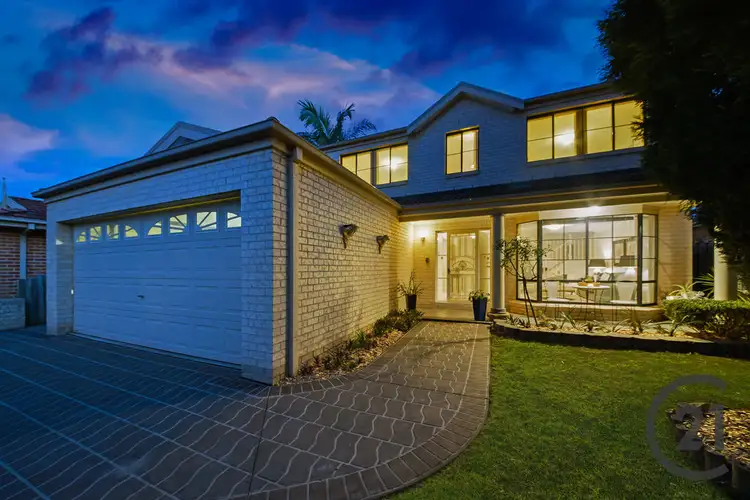 6 Collie Court, Wattle Grove NSW 2173