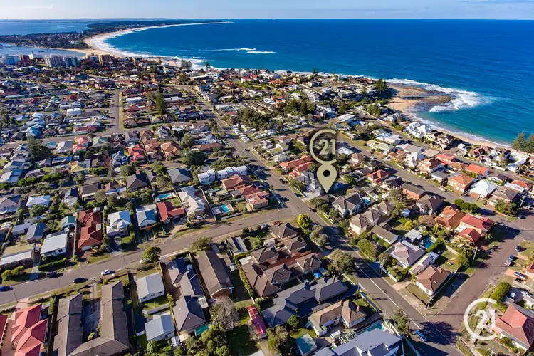 74 Bay Road, Blue Bay NSW 2261