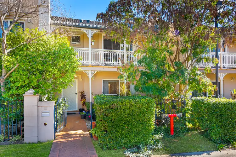 18 Charlton Drive, Liberty Grove NSW 2138