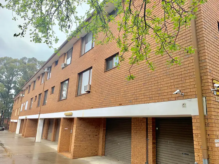 8/155 John Street