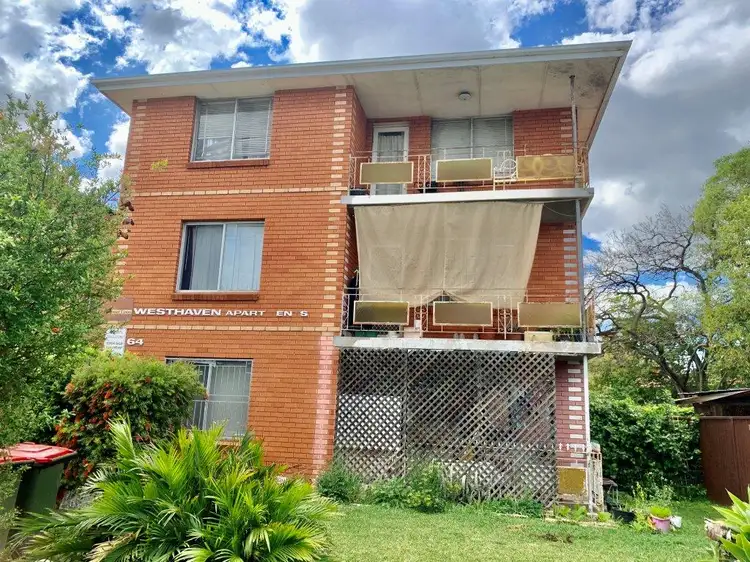 4/64 Broomfield Street