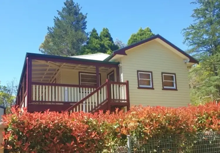 31 Oaklands Road
